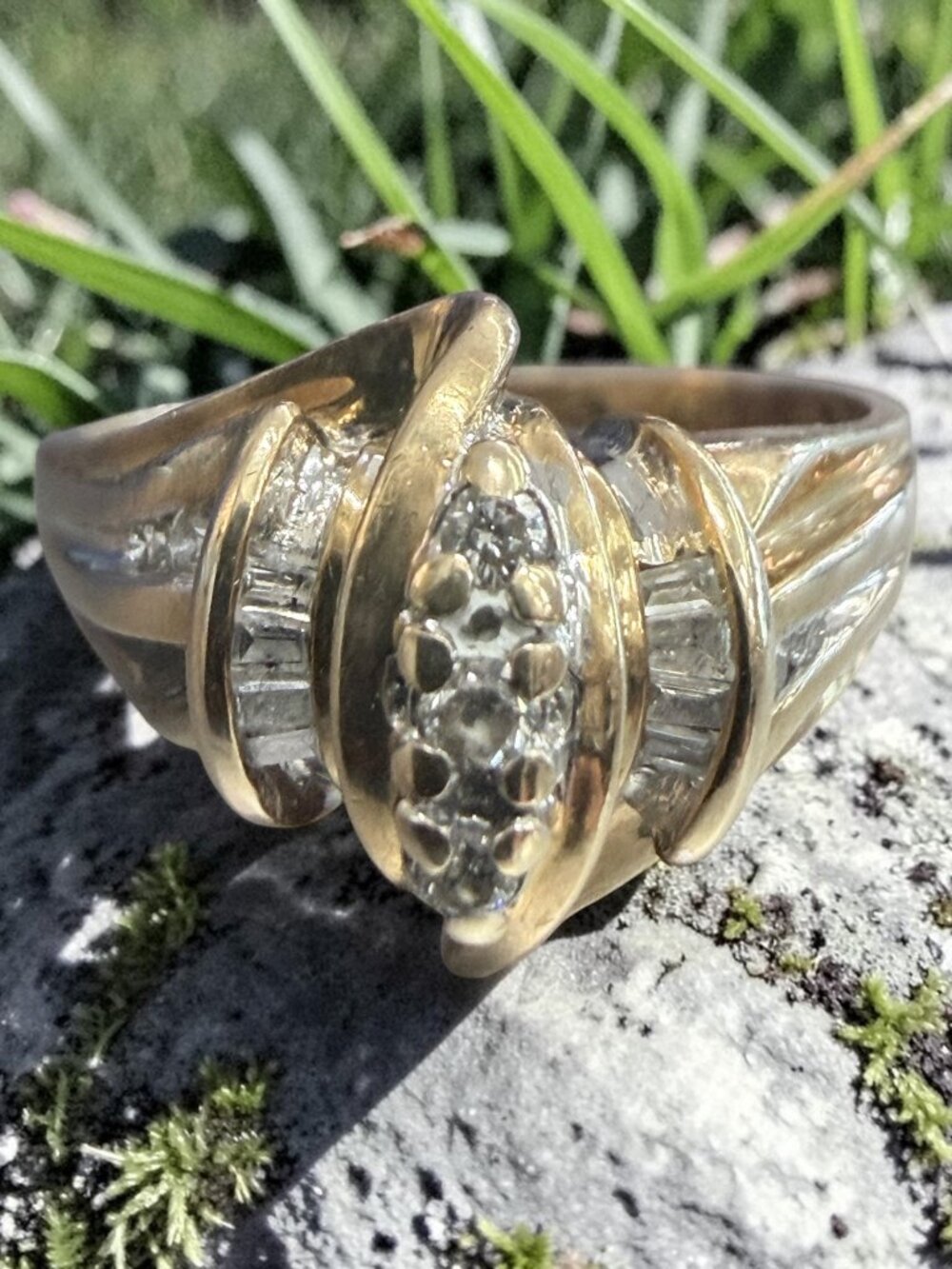 Vintage 10k Gold Diamond Cluster & Baguette Ring